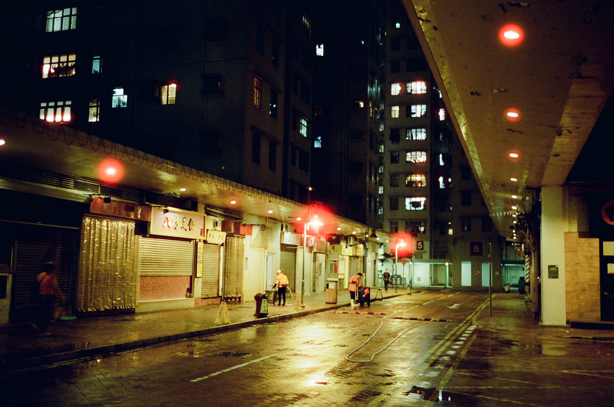 慢曝T5SWF Kinoeye800T C-41 135 冷色彩色負片菲林 Cool Tone Color Negative film 感光度Iso: Base iso800 (can extend from iso 640-800) DXcoded