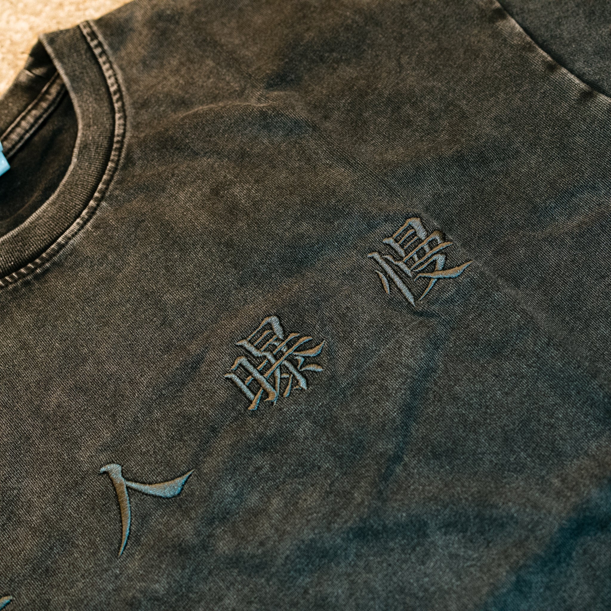 慢曝新衣裳 TEE5SWF (香港國際機場限定 HK Int Aurport Exclusive )