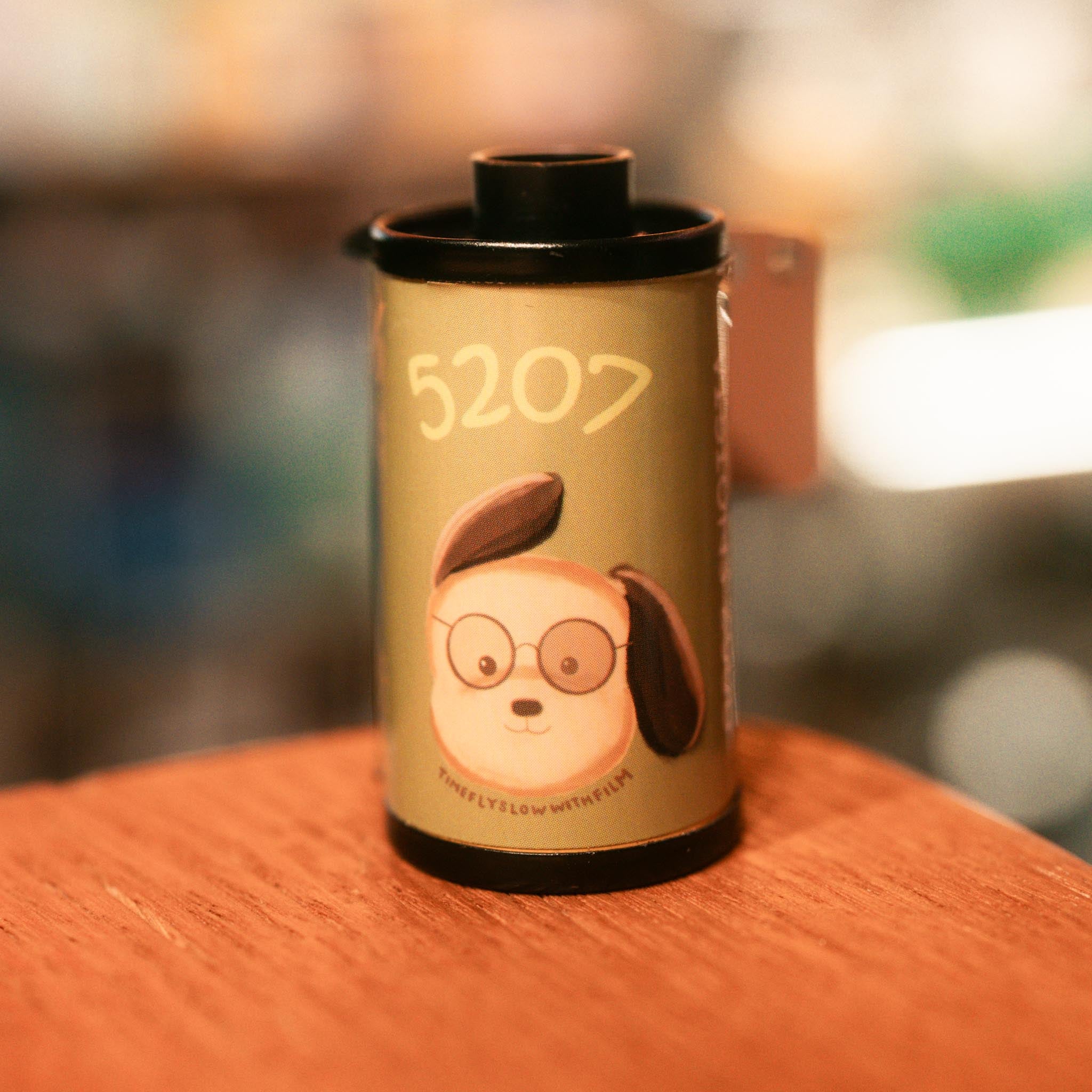 慢曝T5SWF5207 ECN-2 暖色電影彩色菲林 Warm Tone Color Motion Picture film 感光度Iso: 250-320 (DX Coded iso200)