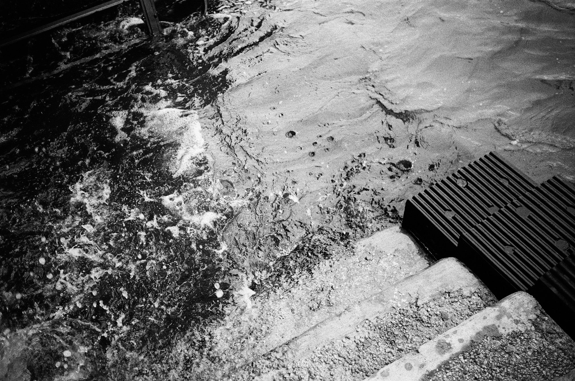 慢曝T5SWF5222 B&W 135 電影黑白菲林 Black & White motion picture film 感光度Iso: 250