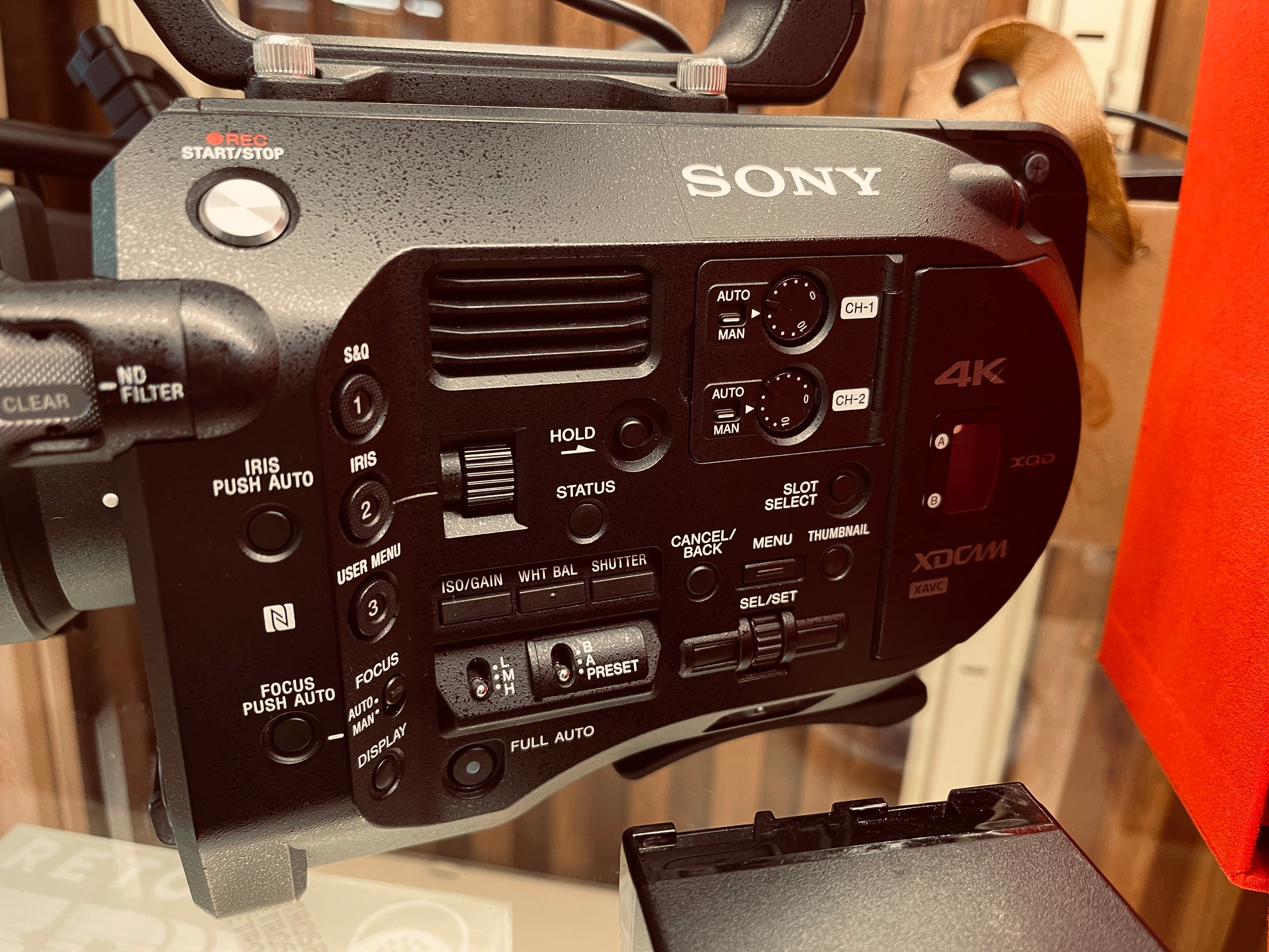 Sony FS7 Mark 1 with 18-110(New) & 120 GB XQD with reader， battery and charger