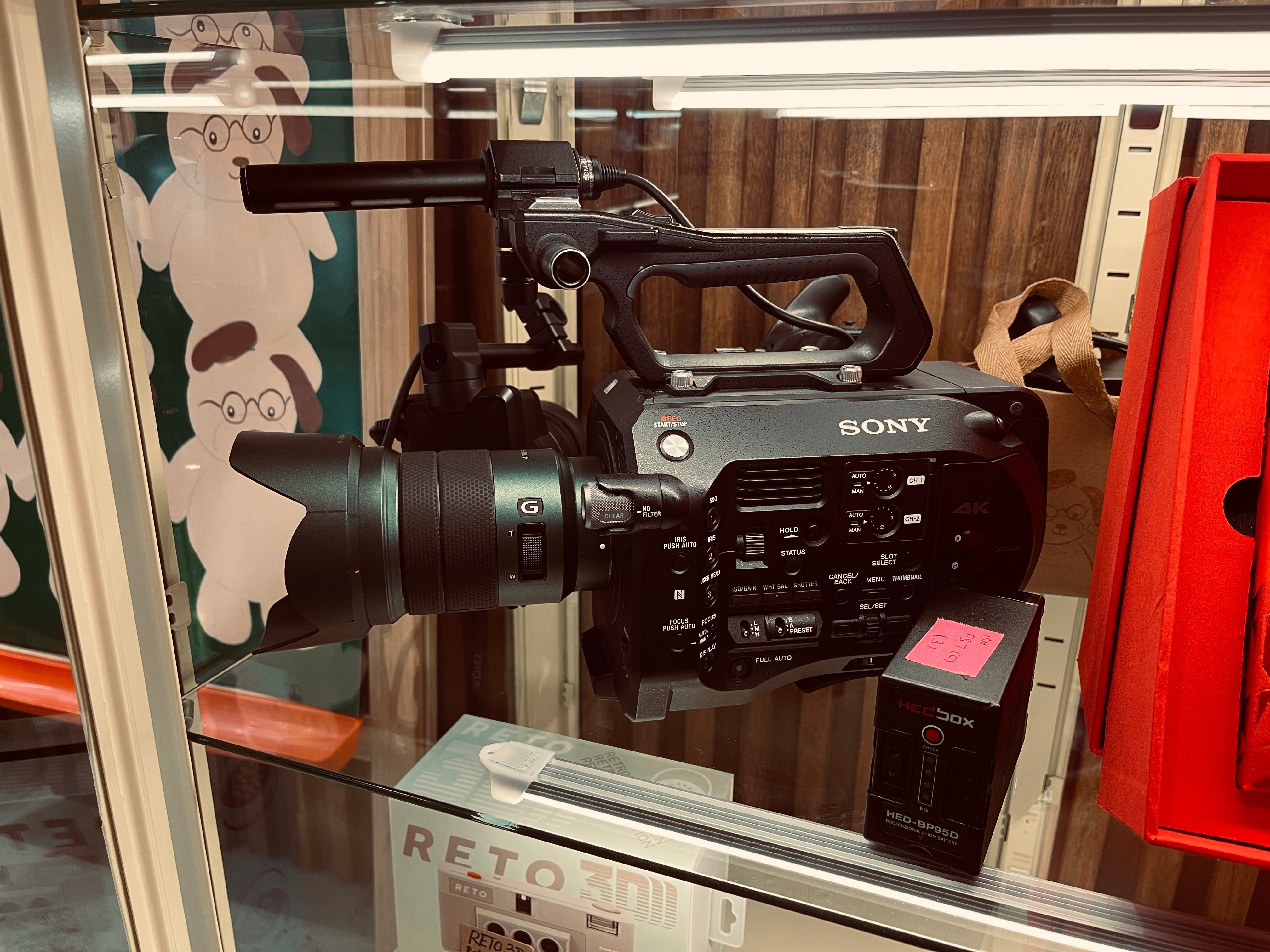 Sony FS7 Mark 1 with 18-110(New) & 120 GB XQD with reader， battery and charger