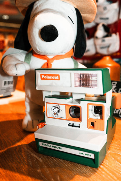 Polaroid 600 - Snoopy Peanuts Beagle Scouts Instant Film Camera